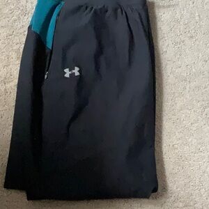 Under Armour Ladies jogging pants with zippered pockets